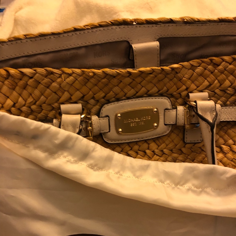 Purse; Minor signs of wear ALL OFFERS CONSIDERED